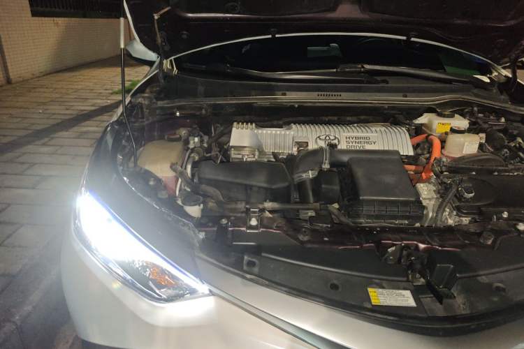 Used Toyota Levin 2017 Revised Dual-Engine 1.8H V E-CVT Luxury Edition China V Standard Engine Bay Right
