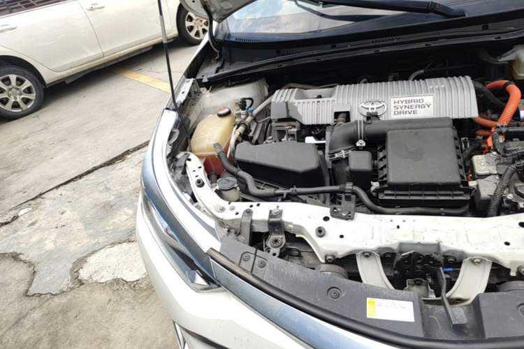 Used Toyota Levin 2017 Revised Dual-Engine 1.8H GS E-CVT Elite Sunroof Version China V Standard Engine Bay Right