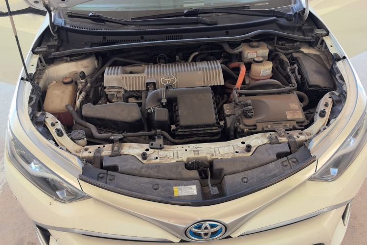 Used Toyota Levin 2017 Revised Dual-Engine 1.8H GS E-CVT Elite Sunroof Version China VI Standard Engine Bay