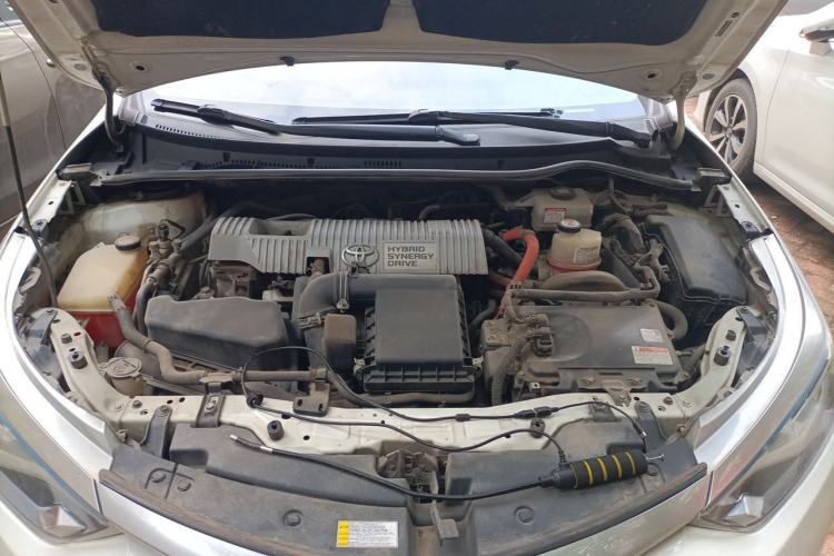 Used Toyota Levin 2017 Revised Dual-Engine 1.8H GS E-CVT Elite Sunroof Version China V Standard Engine Bay