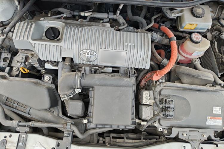 Used Toyota Levin 2017 Revised Dual-Engine 1.8H GS E-CVT Elite Sunroof Version China V Standard Engine Bay