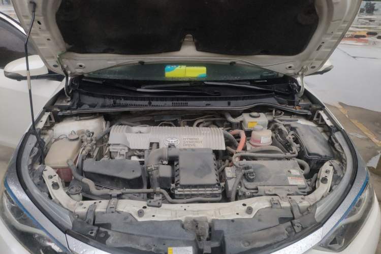 Used Toyota Levin 2017 Revised Dual-Engine 1.8H GS E-CVT Elite Sunroof Version China V Standard Engine Bay