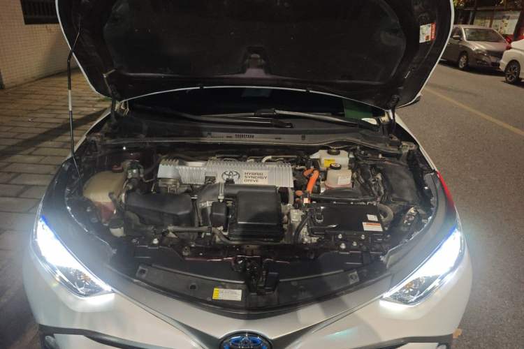 Used Toyota Levin 2017 Revised Dual-Engine 1.8H V E-CVT Luxury Edition China V Standard Engine Bay