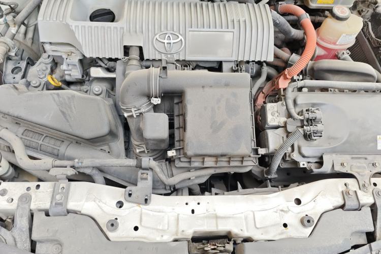 Used Toyota Levin 2017 Revised Dual-Engine 1.8H GS E-CVT Elite Sunroof Version China V Standard Engine Bay