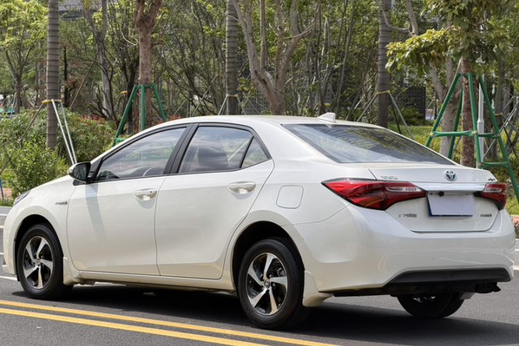 Used Toyota Levin 2017 Revised Dual-Engine 1.8H GS E-CVT Elite Sunroof Version China V Standard Exterior 1
