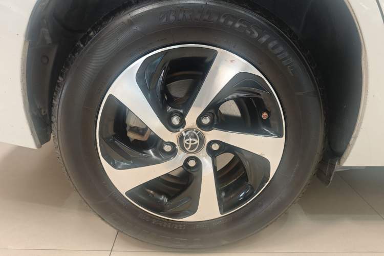 Used Toyota Levin 2017 Revised Dual-Engine 1.8H GS E-CVT Elite Sunroof Version China V Standard Exterior 12