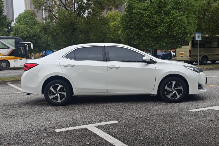 Used Toyota Levin 2017 Revised 185T CVT Elite Edition China V Standard Exterior 3