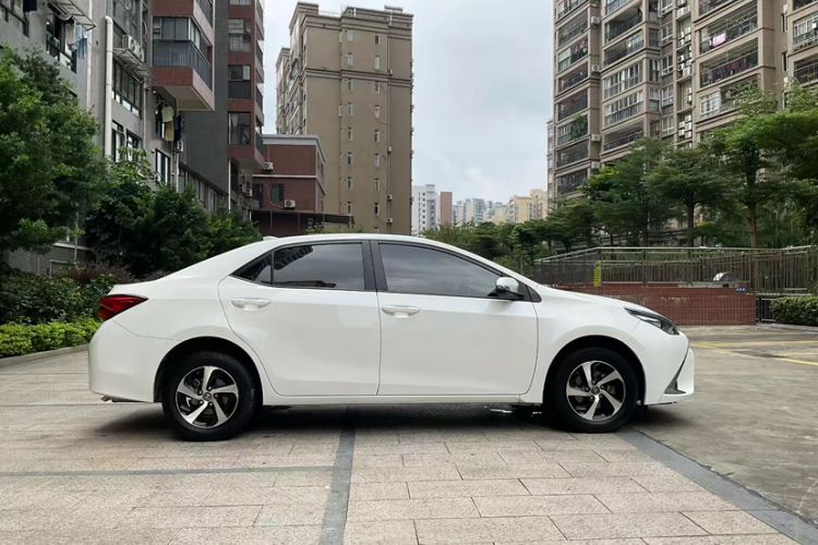 Used Toyota Levin 2017 Revised Dual-Engine 1.8H GS E-CVT Elite Sunroof Version China V Standard Exterior 3