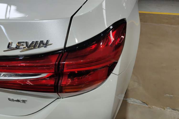 Used Toyota Levin 2017 Revised 185T CVT Elite Edition China V Standard Exterior 3