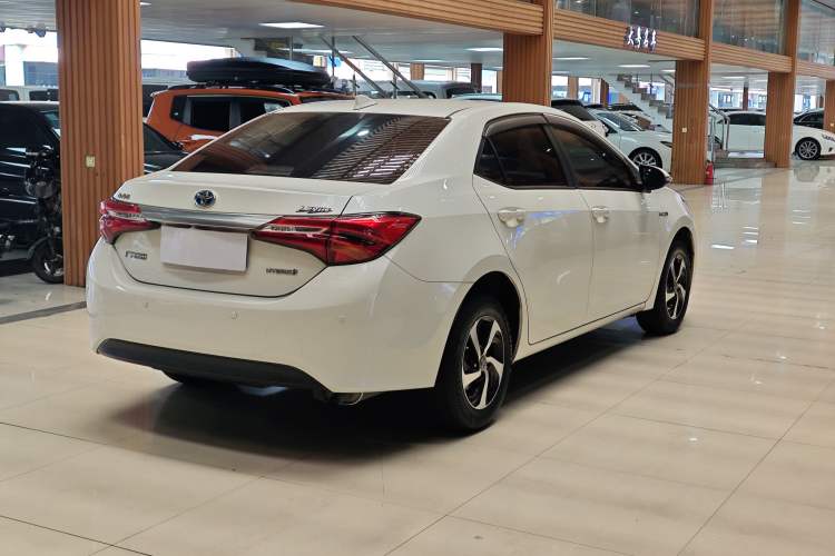Used Toyota Levin 2017 Revised Dual-Engine 1.8H GS E-CVT Elite Sunroof Version China V Standard Exterior 4
