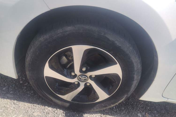 Used Toyota Levin 2017 Revised Dual-Engine 1.8H GS E-CVT Elite Sunroof Version China V Standard Exterior 4
