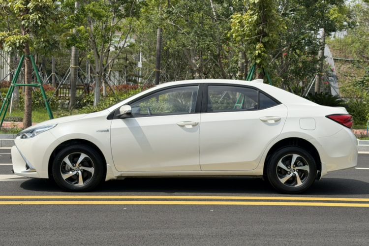 Used Toyota Levin 2017 Revised Dual-Engine 1.8H GS E-CVT Elite Sunroof Version China V Standard Exterior 7