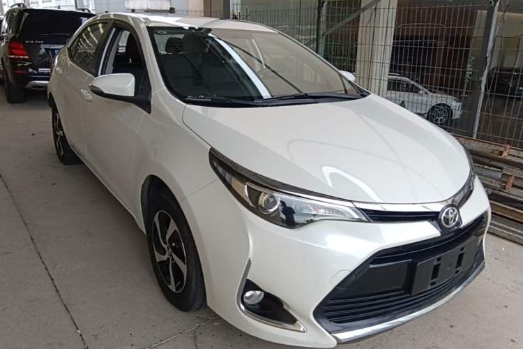 Used Toyota Levin 2017 Revised 185T CVT Elite Edition China V Standard Front Right 45 Deg