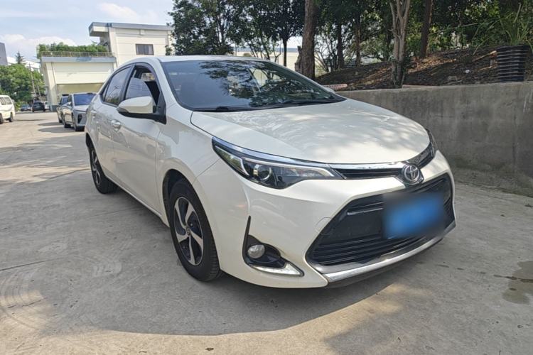 Used Toyota Levin 2017 Revised 185T CVT Elite Edition China V Standard Front Right 45 Deg