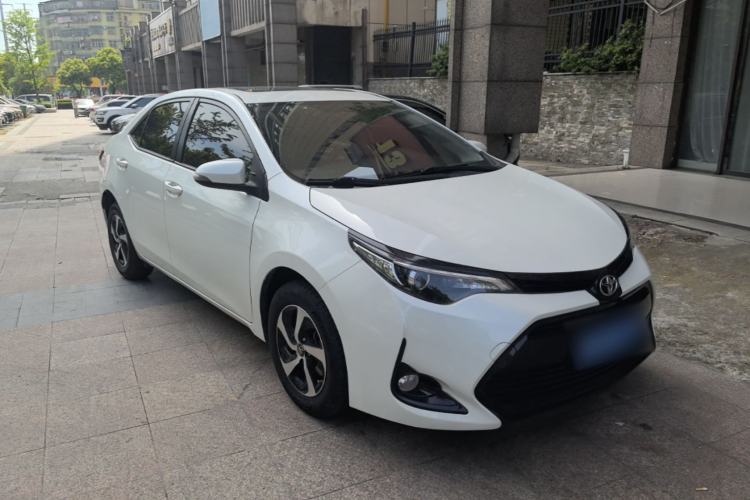 Used Toyota Levin 2017 Revised 185T CVT Elite Edition China V Standard Front Right 45 Deg