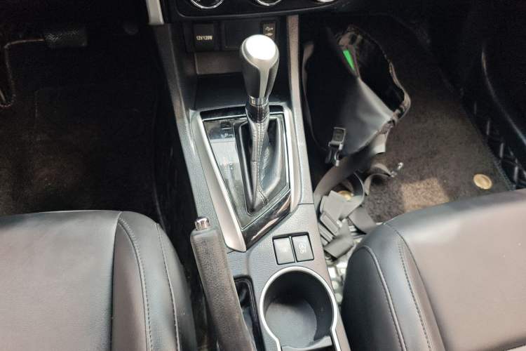 Used Toyota Levin 2017 Revised 185T CVT Elite Edition China V Standard Gear Lever