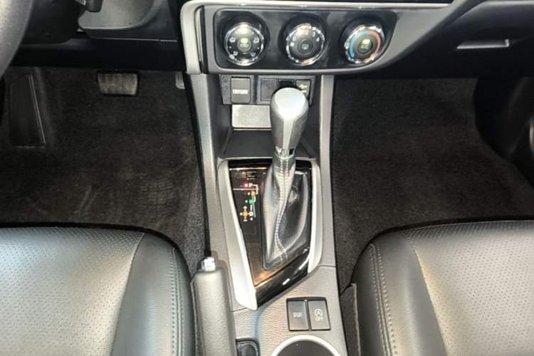 Used Toyota Levin 2017 Revised 185T CVT Elite Edition China V Standard Gear Lever