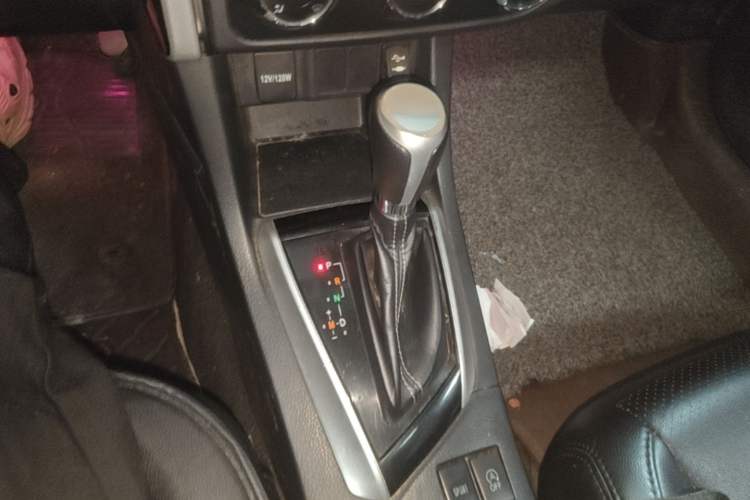 Used Toyota Levin 2017 Revised Version 185T CVT Elite Edition China VI Standard Gear Lever