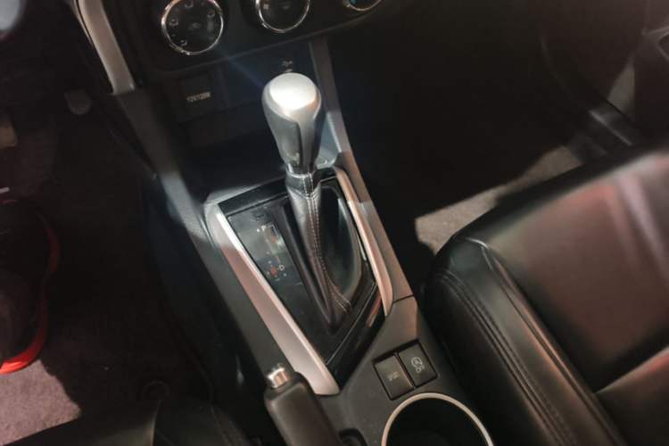 Used Toyota Levin 2017 Revised 185T CVT Elite Edition China V Standard Gear Lever