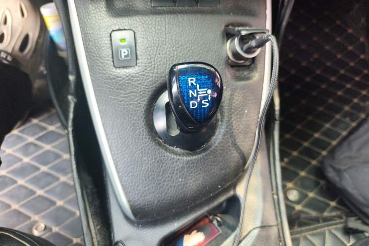 Used Toyota Levin 2017 Revised Dual-Engine 1.8H GS E-CVT Elite Sunroof Version China V Standard Gear Lever