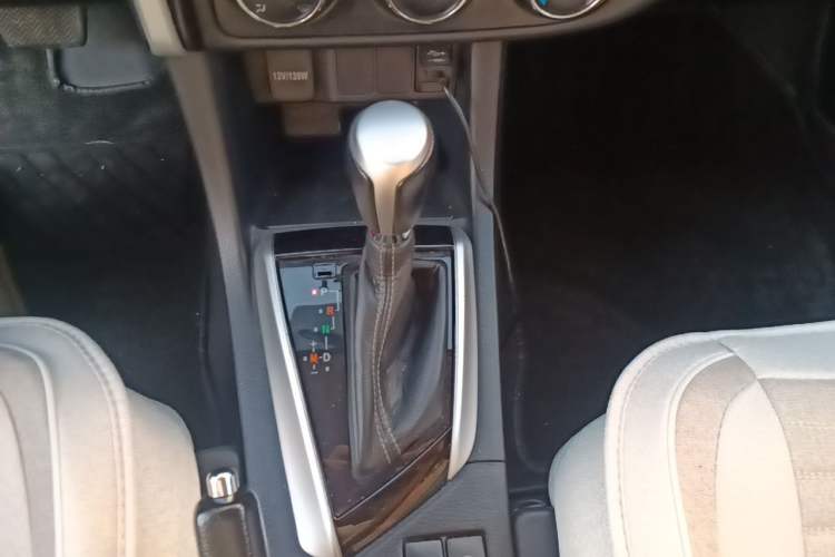 Used Toyota Levin 2017 Revised 185T CVT Elite Edition China V Standard Gear Lever