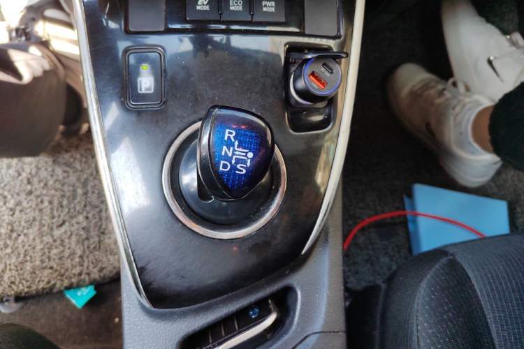 Used Toyota Levin 2017 Revised Dual-Engine 1.8H GS E-CVT Elite Sunroof Version China V Standard Gear Lever