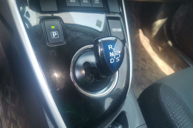 Used Toyota Levin 2017 Revised Dual-Engine 1.8H GS E-CVT Elite Sunroof Version China V Standard Gear Lever