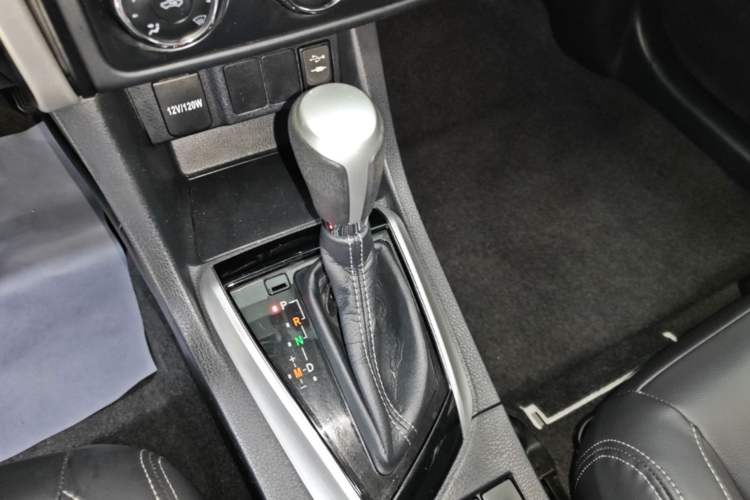 Used Toyota Levin 2017 Revised 185T CVT Elite Edition China V Standard Gear Lever