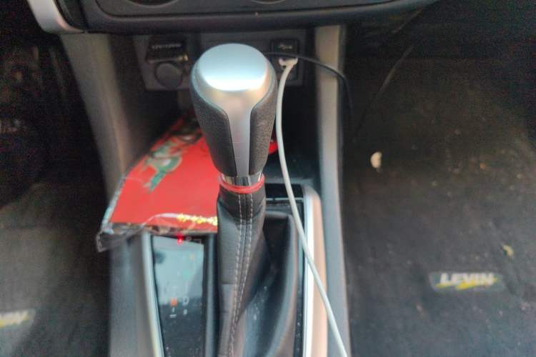 Used Toyota Levin 2017 Revised 185T CVT Elite Edition China V Standard Gear Lever