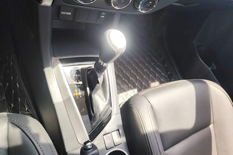 Used Toyota Levin 2017 Revised 185T CVT Elite Edition China V Standard Gear Lever