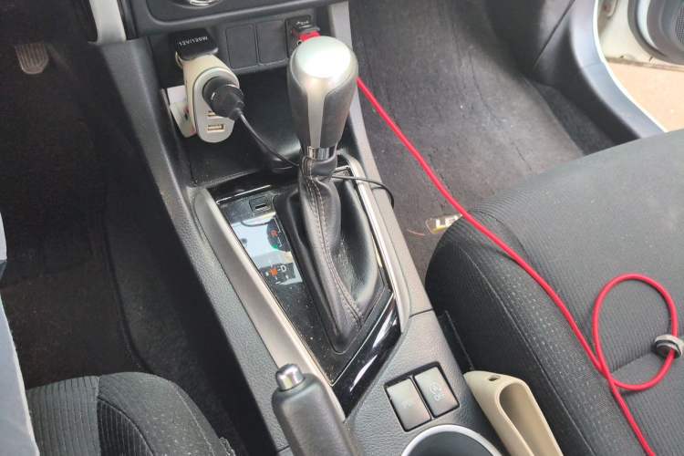 Used Toyota Levin 2017 Revised Version 185T CVT Elite Edition China VI Standard Gear Lever