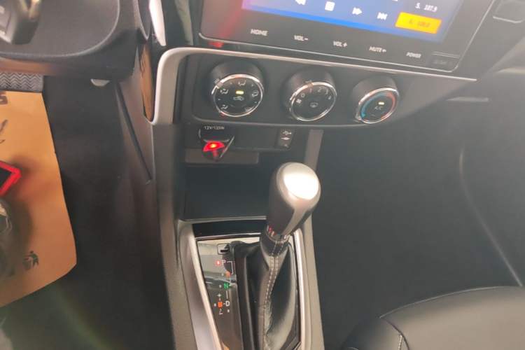 Used Toyota Levin 2017 Revised 185T CVT Elite Edition China V Standard Gear Lever