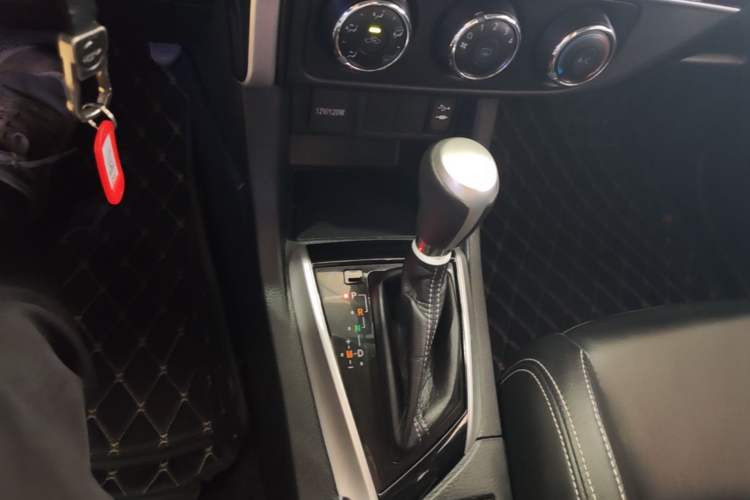 Used Toyota Levin 2017 Revised Version 185T CVT Elite Edition China VI Standard Gear Lever