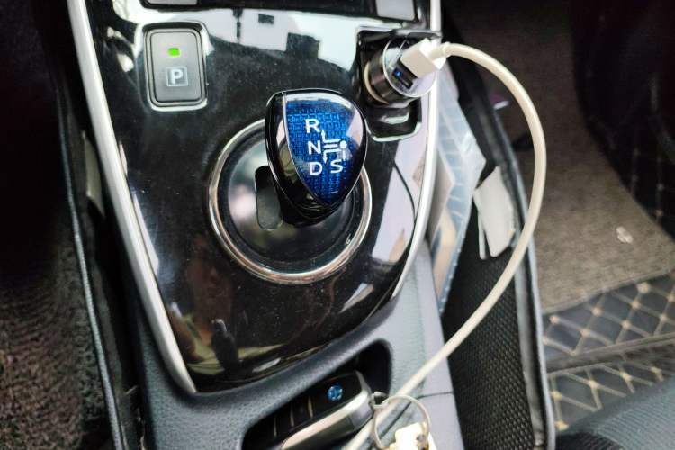 Used Toyota Levin 2017 Revised Dual-Engine 1.8H GS E-CVT Elite Sunroof Version China V Standard Gear Lever