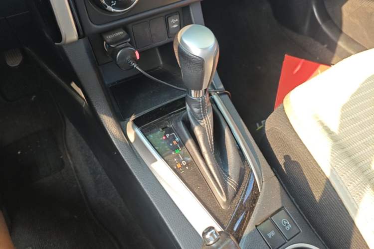 Used Toyota Levin 2017 Revised 185T CVT Elite Edition China V Standard Gear Lever