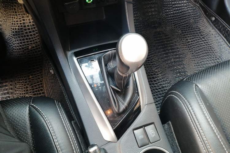Used Toyota Levin 2017 Revised 185T CVT Elite Edition China V Standard Gear Lever