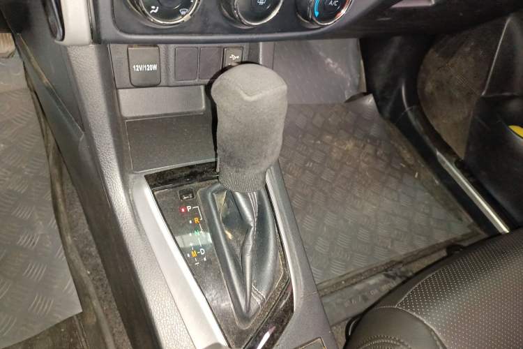 Used Toyota Levin 2017 Revised 185T CVT Elite Edition China V Standard Gear Lever
