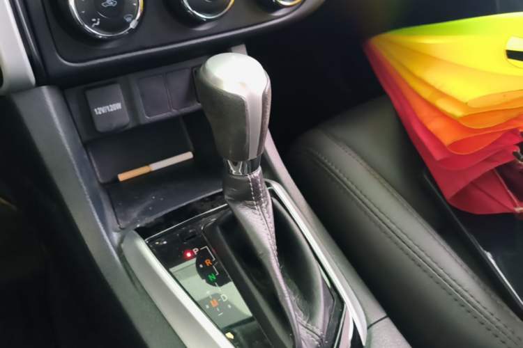 Used Toyota Levin 2017 Revised 185T CVT Elite Edition China V Standard Gear Lever