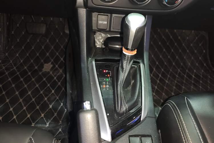 Used Toyota Levin 2017 Revised Version 185T CVT Elite Edition China VI Standard Gear Lever