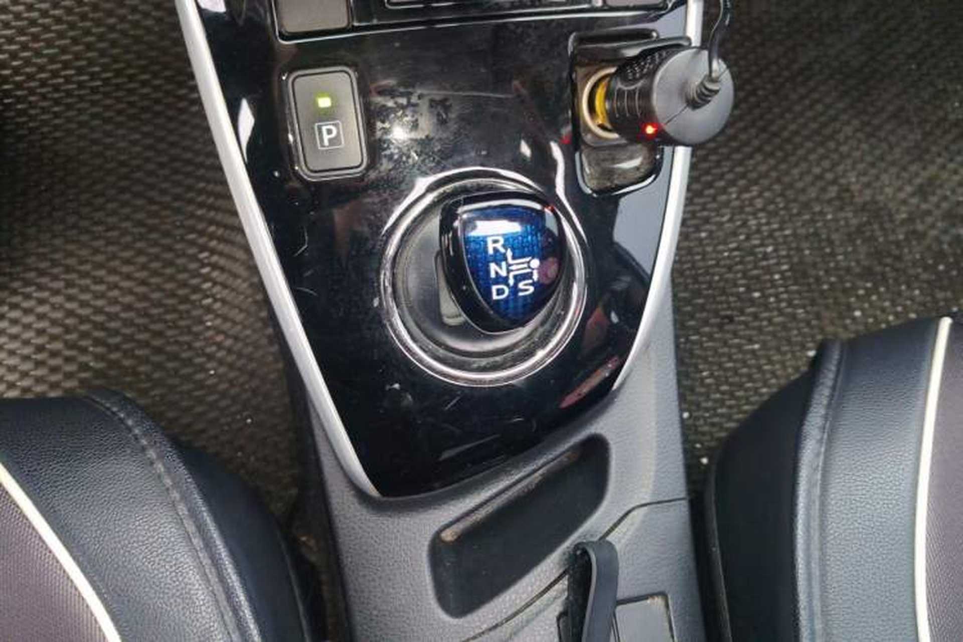 Used Toyota Levin 2017 Revised Dual-Engine 1.8H GS E-CVT Elite Sunroof Version China V Standard Gear Lever