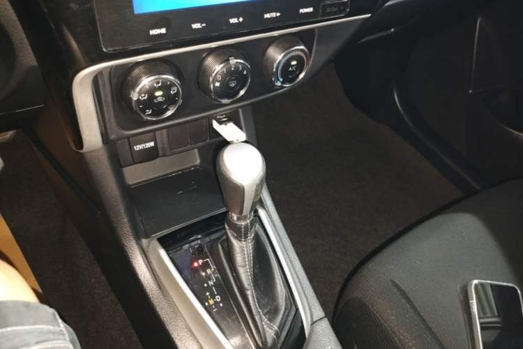 Used Toyota Levin 2017 Revised 185T CVT Elite Edition China V Standard Gear Lever