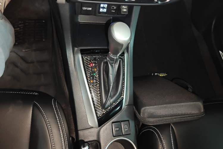 Used Toyota Levin 2017 Revised Version 185T CVT Elite Edition China VI Standard Gear Lever