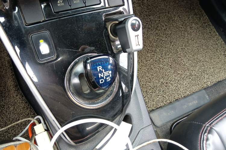 Used Toyota Levin 2017 Revised Dual-Engine 1.8H GS E-CVT Elite Sunroof Version China V Standard Gear Lever