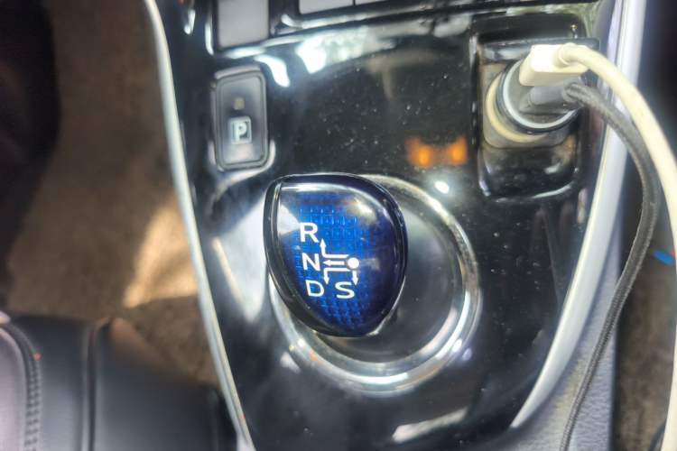 Used Toyota Levin 2017 Revised Dual-Engine 1.8H GS E-CVT Elite Sunroof Version China V Standard Gear Lever