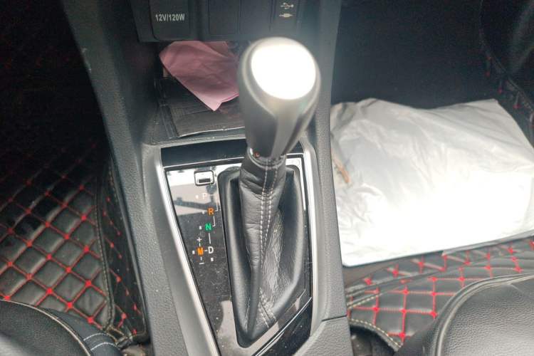 Used Toyota Levin 2017 Revised Version 185T CVT Elite Edition China VI Standard Gear Lever