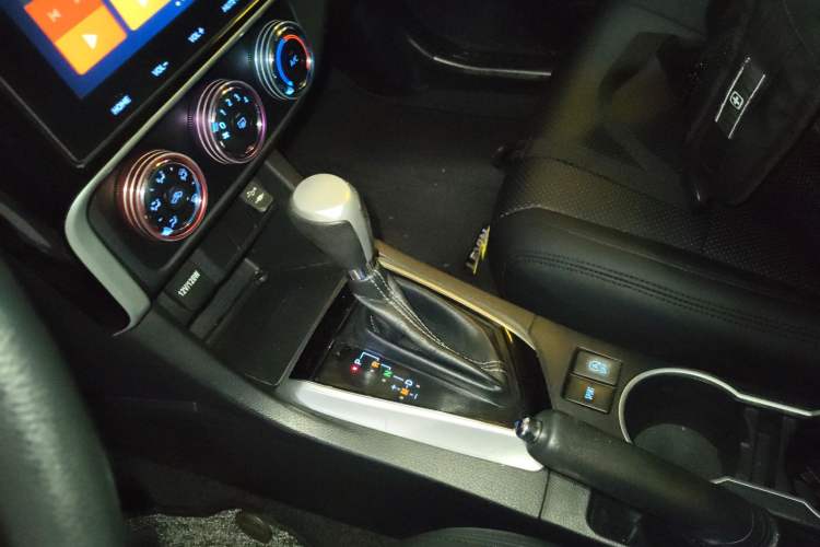 Used Toyota Levin 2017 Revised 185T CVT Elite Edition China V Standard Gear Lever
