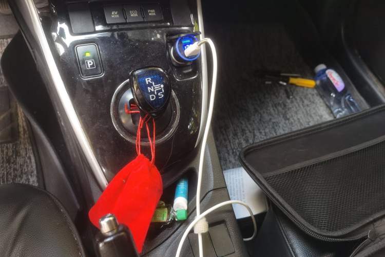 Used Toyota Levin 2017 Revised Dual-Engine 1.8H GS E-CVT Elite Sunroof Version China V Standard Gear Lever
