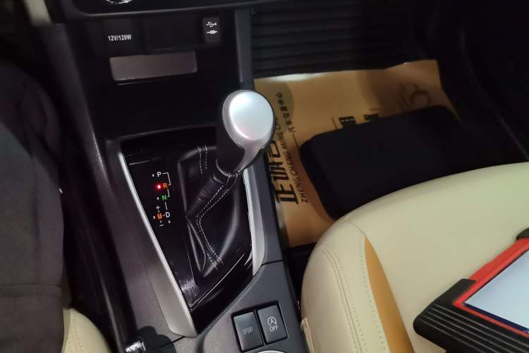 Used Toyota Levin 2017 Revised Version 185T CVT Elite Edition China VI Standard Gear Lever