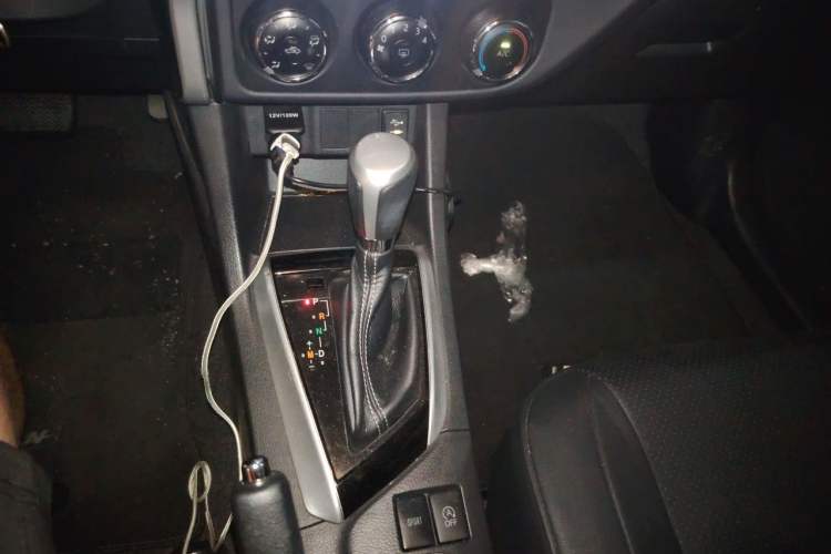 Used Toyota Levin 2017 Revised 185T CVT Elite Edition China V Standard Gear Lever