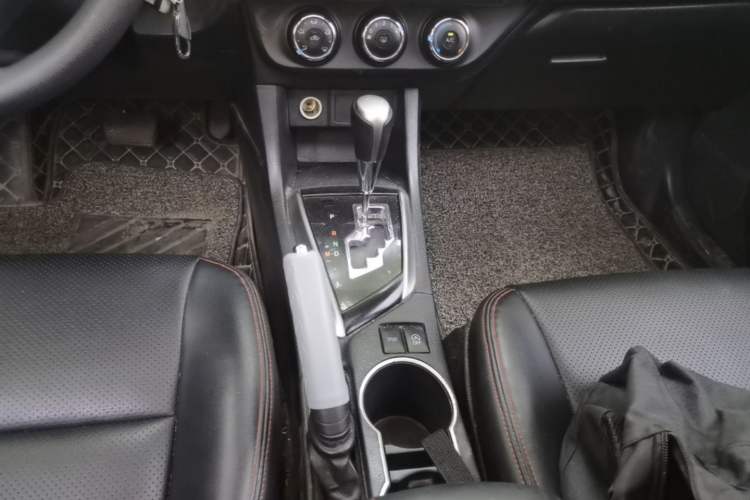 Used Toyota Levin 2017 1.2T V CVT Luxury Edition Gear Lever